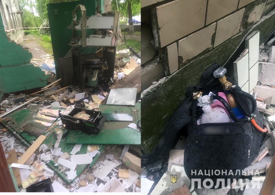В Черкасской области полицейские задержали двух иностранцев, которые взорвали банкомат. Фото: Нацполиция