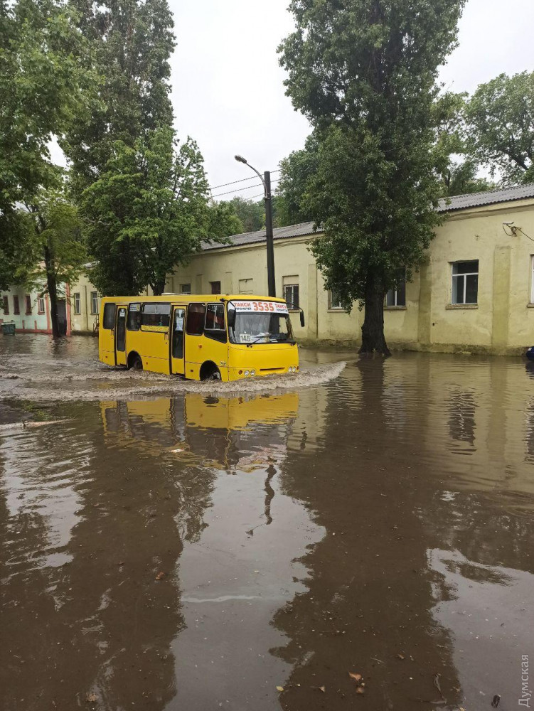 Последствия потопа в Одессе. Фото: Думская