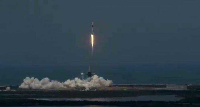Запуск Crew Dragon: SpaceX и NASA отправили уникальный корабль в космос, скриншот видео