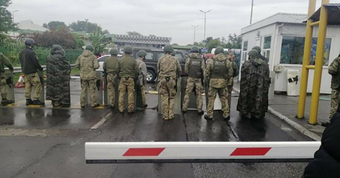 Водії заблокували КПП з Угорщиною. Фото: Мукачево.нет