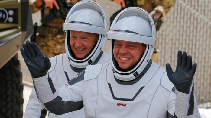 Астронавты космического корабля Crew Dragon уже на борту МКС. Фото: ruexpert.org