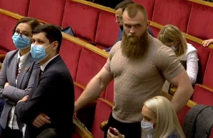 Новости Верховной Рады: в «Евросолидарности» возмутились дресс-кодом Арахамии, фото — Лига