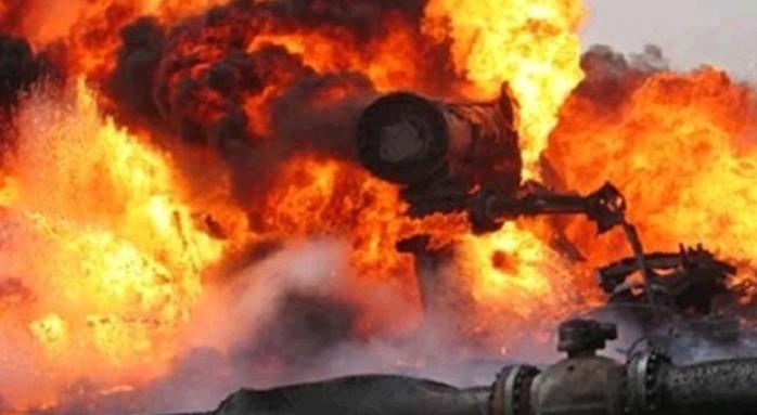 У Росії вже тиждень палає нафтова свердловина. Фото: Obozrevatel
