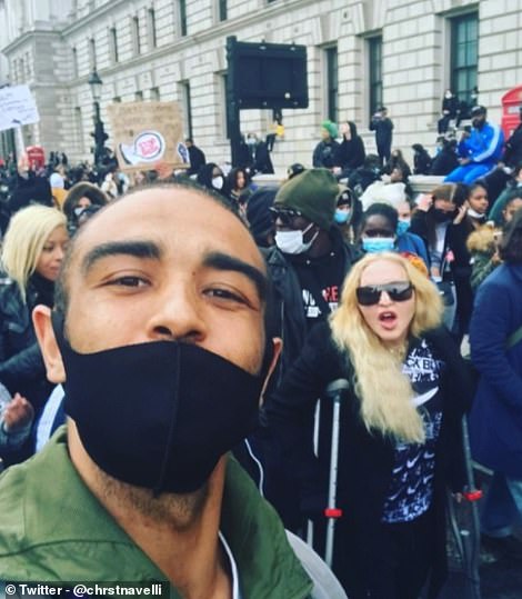 Протести в Лондоні: Мадонна