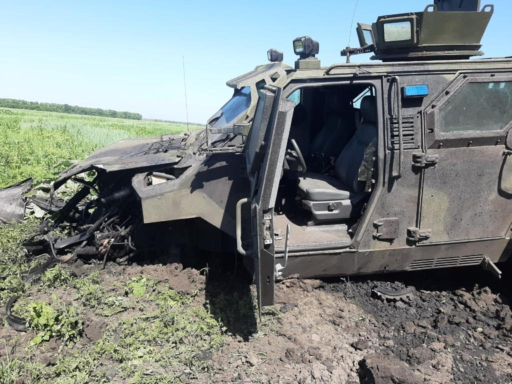 На Донбассе подорвали машину бойцов ВСУ. Фото: Офис генпрокурора