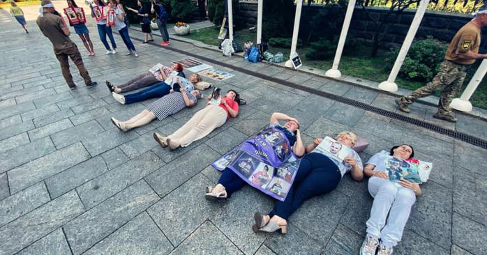 Протест на Банковой. Фото: Yan Dobronosov в Facebook