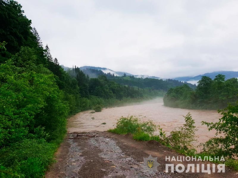 Негода в Україні. Фото: Нацполіція