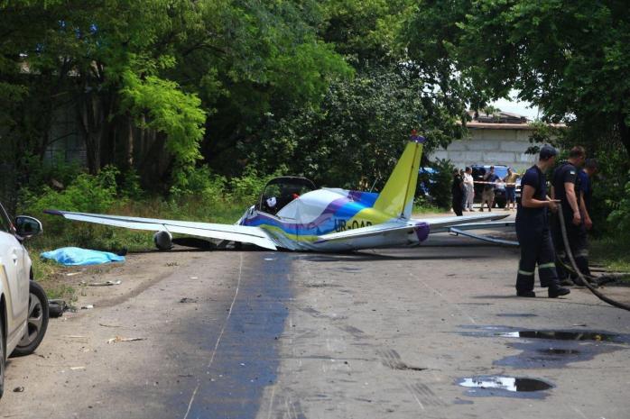 Авиакатастрофа в Одессе: объявили вероятную причину аварии, умер еще один пилот, фото — Думская