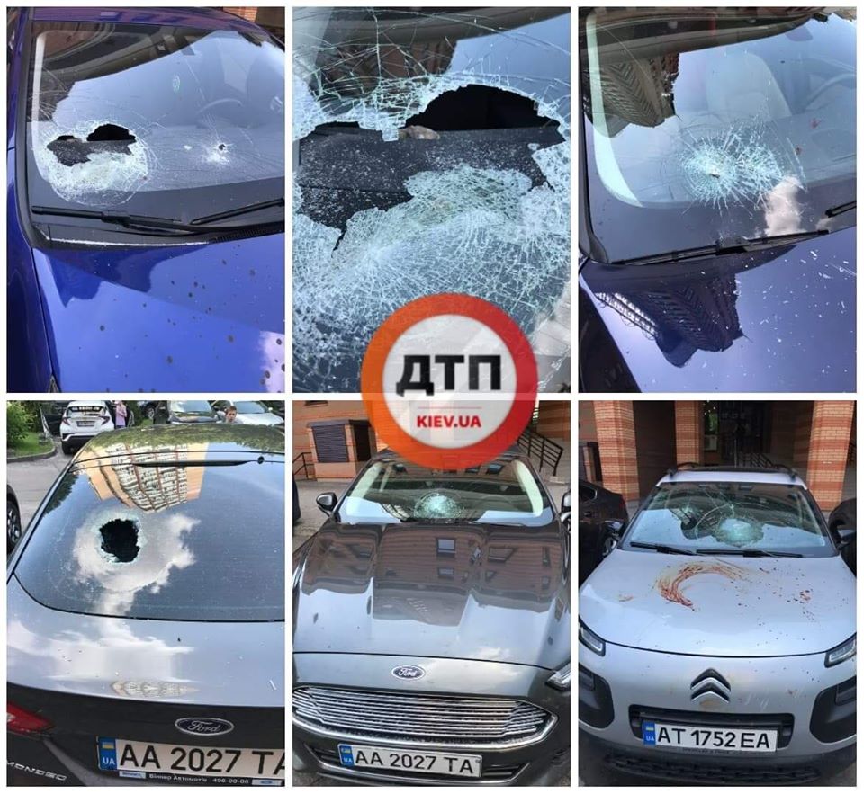 У Києві розбили машини. Фото: dtp.kiev.ua
