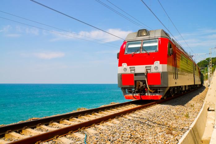 “Укрзалізниця” назвала умови призначення додаткових літніх поїздів в курортні регіони