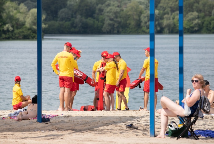 Кличко проінспектував готовність пляжів до купального сезону. Фото: КМДА