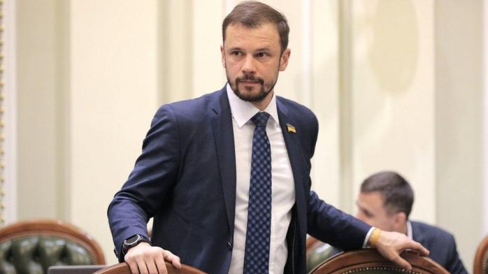 «Слуги» инициируют отставку однопартийца, который провалил Шкарлета на комитете в Раде, фото — BBC-Україна