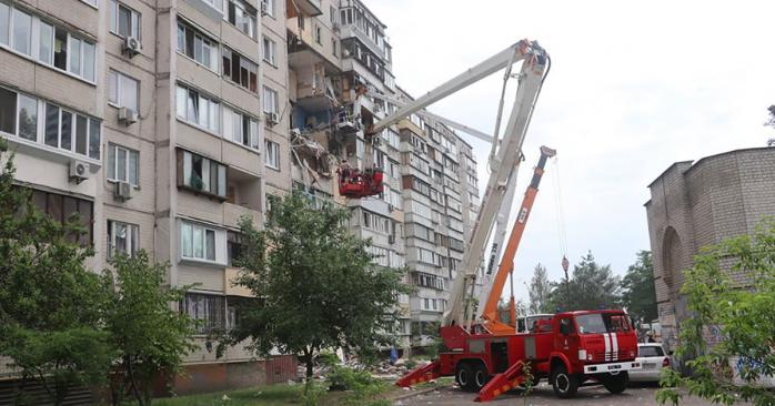 Обвал дома на Позняках в Киеве. Фото: ГСЧС в Киеве