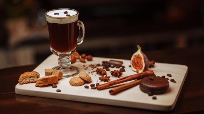 Ликер и кофе: 3 вкусных рецепта от ALCOMAG
