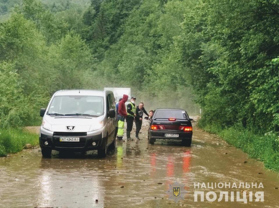 Негода в Україні. Фото: Нацполіція