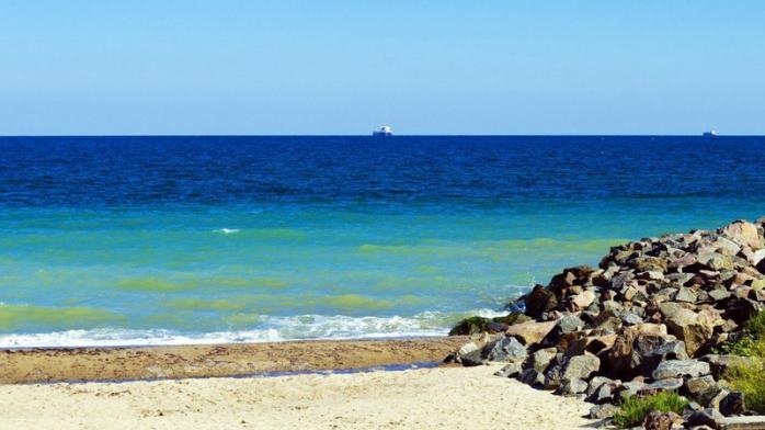 На многих пляжах Одесчины морская вода не отвечает нормам. Фото: Relax.ua