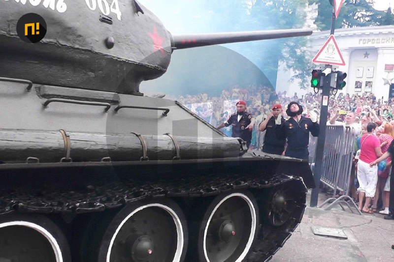 Військовий парад Путіна супроводжували заглухлі танки, ображений Лукашенко і ряжені посіпаки: головні казуси