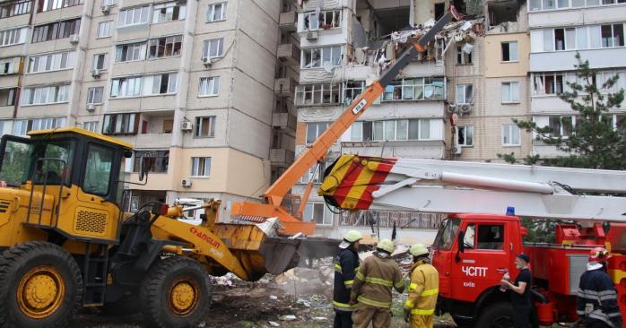 Последствия взрыва на Позняках, фото: ГСЧС