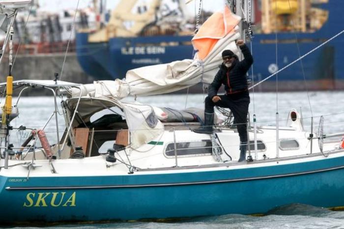 Хуан Мануель на вітрильному човні Ohlson 29, фото:  Vicente Robles / AP