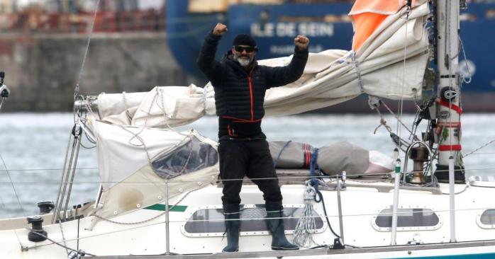 Хуан Мануель на вітрильному човні Ohlson 29, фото: The New York Times