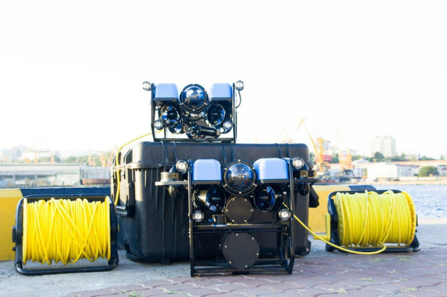 Робот будет помогать водолазам поднимать танкер Delfi, фото — Думская