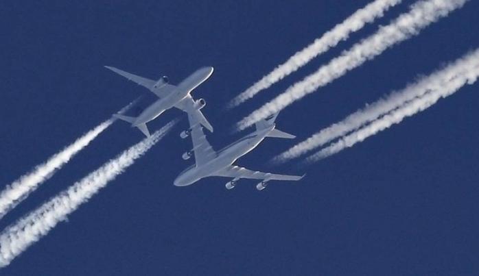 Пассажирские самолеты едва не «поцеловались» в небе над Ростовом. Фото: FlashNord