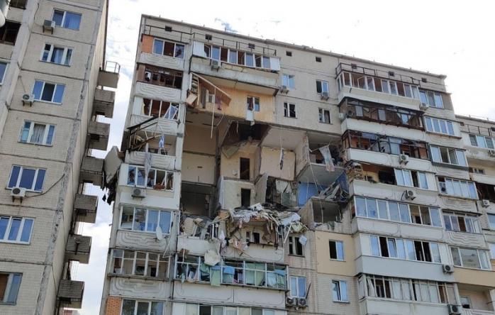 Пострадавшим от взрыва на Позняках Кличко пообещал оплатить ремонт новых квартир. Фото: LIGA.net