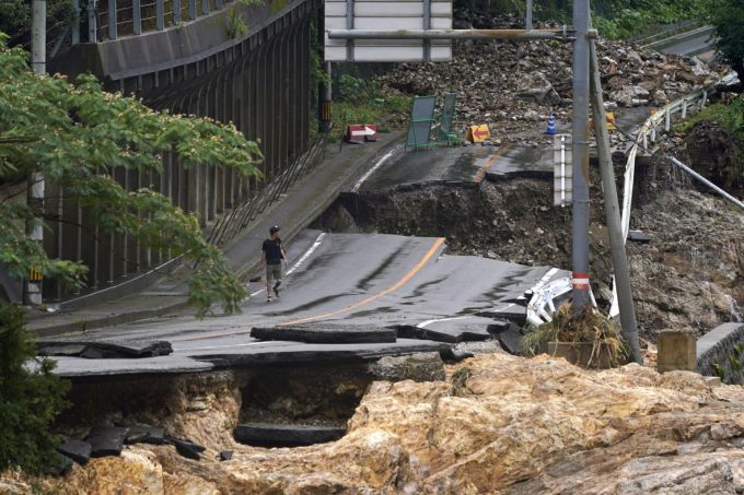 Наводнения в Японии. Фото: businesstimes.com