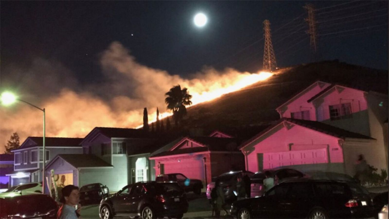 Лесные пожары бушуют в США, обнародована аэросъемка масштабов стихии