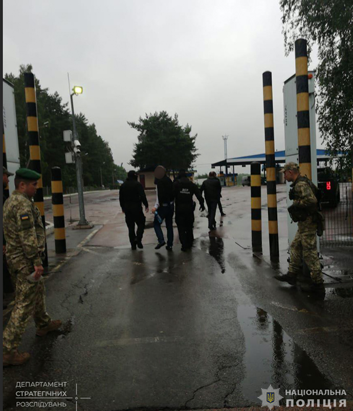 Агентов Кремля выдворили из Украины, фото — Нацполиция