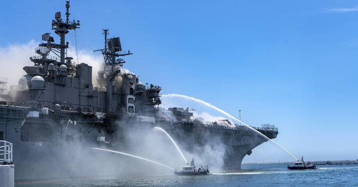 Пожежа на кораблі в США. Фото: navy.mil