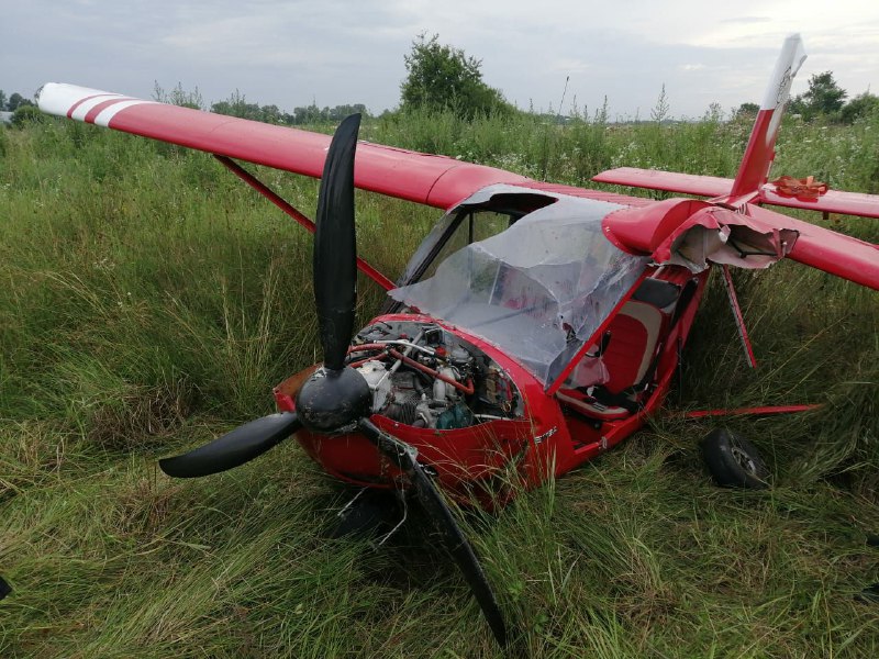 Жорстка посадка літака на поле сталася на Івано-Франківщині