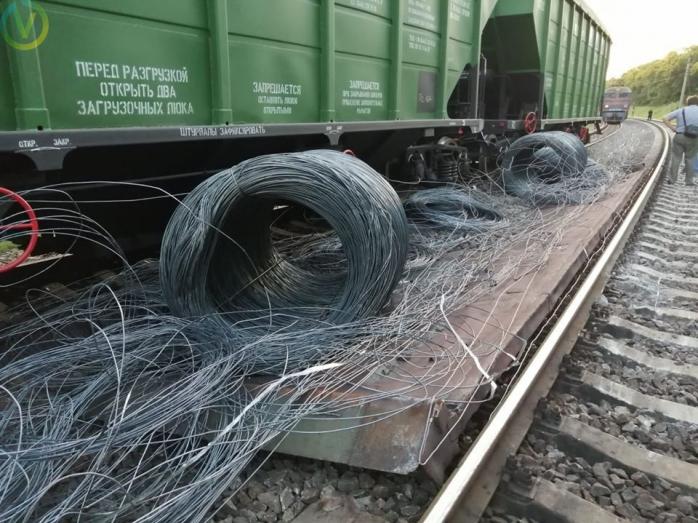 Двойная авария на Днепропетровщине вызвала опоздание курортных поездов, фото — 056.ua