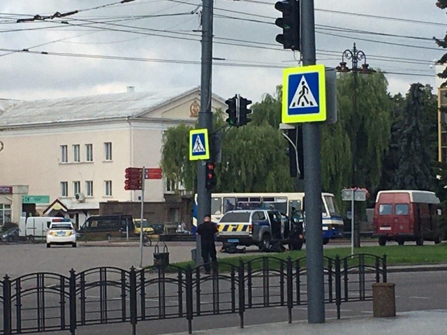 Терорист привіз 20 заручників на автобусі в центр Луцька, фото — ВН