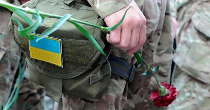 Российские оккупанты совершили надругательство над телом погибшего медика. Фото: glavcom.ua