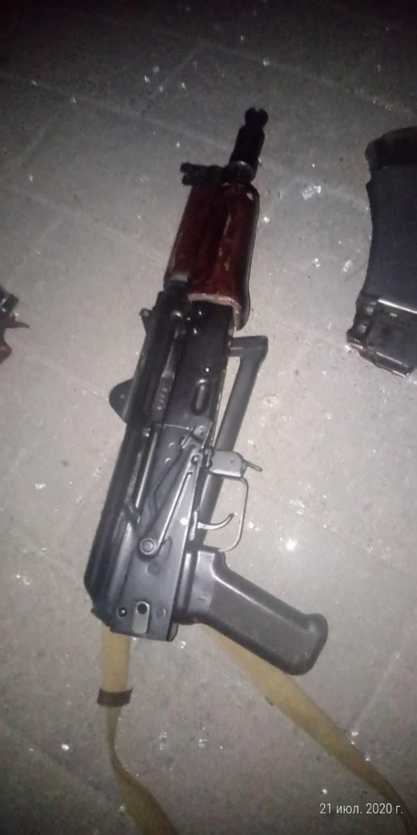 Вилучена зброя у терориста. Фото: Департамент карного розшуку у Telegram