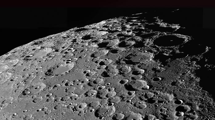 Кратеры на Луне, которые появились из-за падения астероида. Фото: Newsforward
