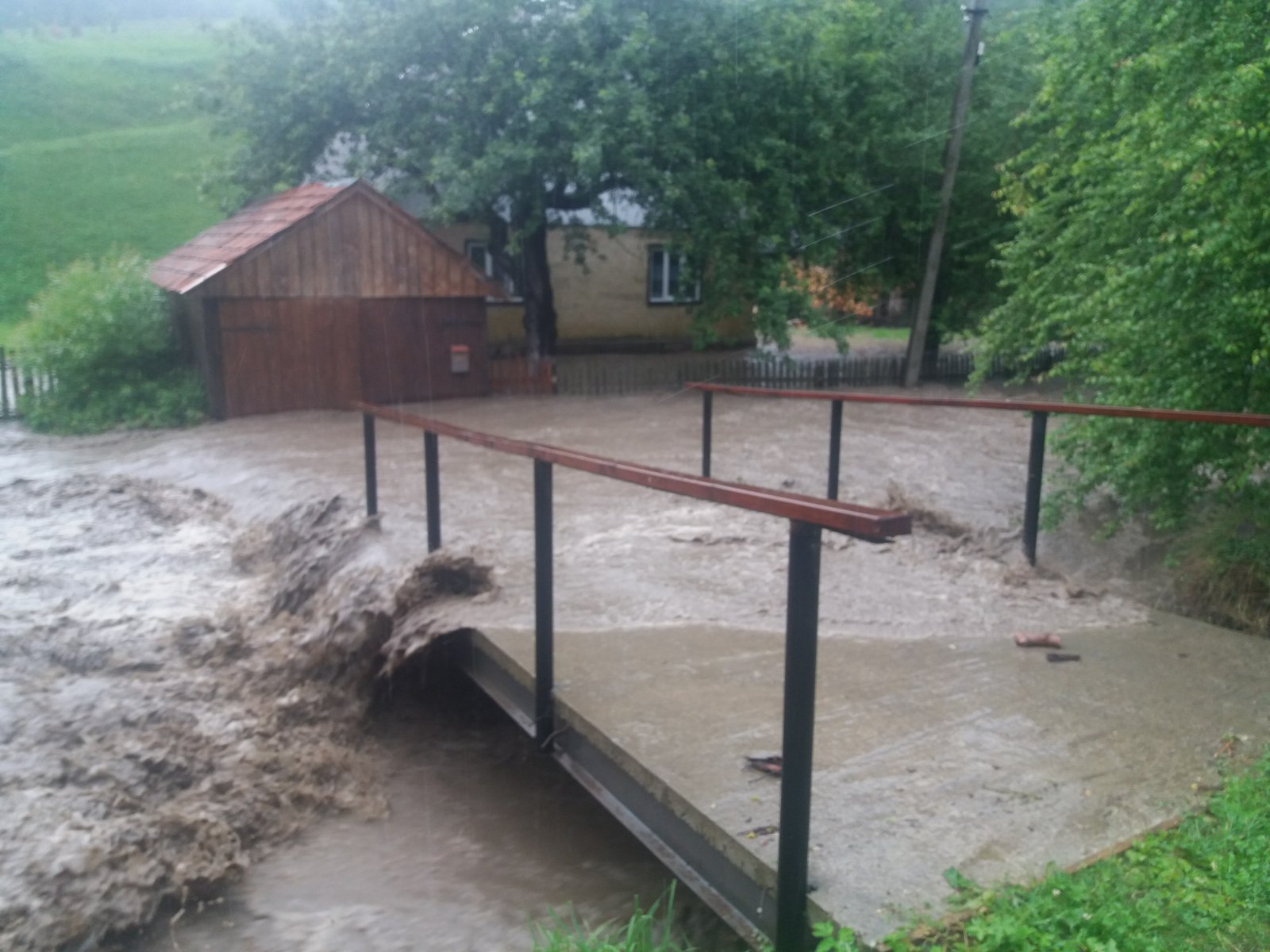 На Закарпатті затопило села. Фото: ДСНС