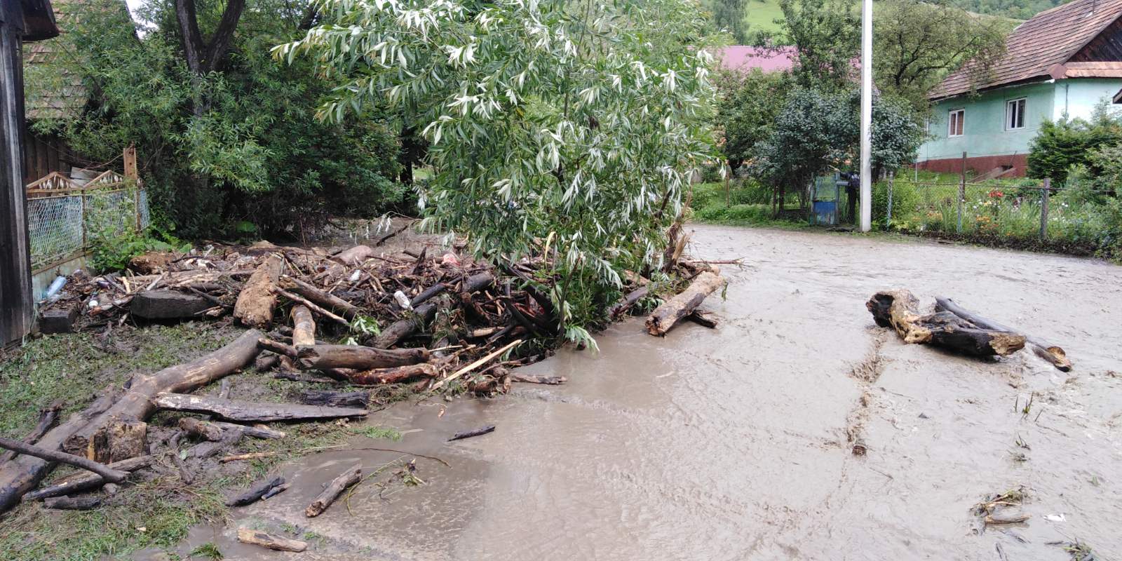 На Закарпатье затопило села. Фото: ГСЧС