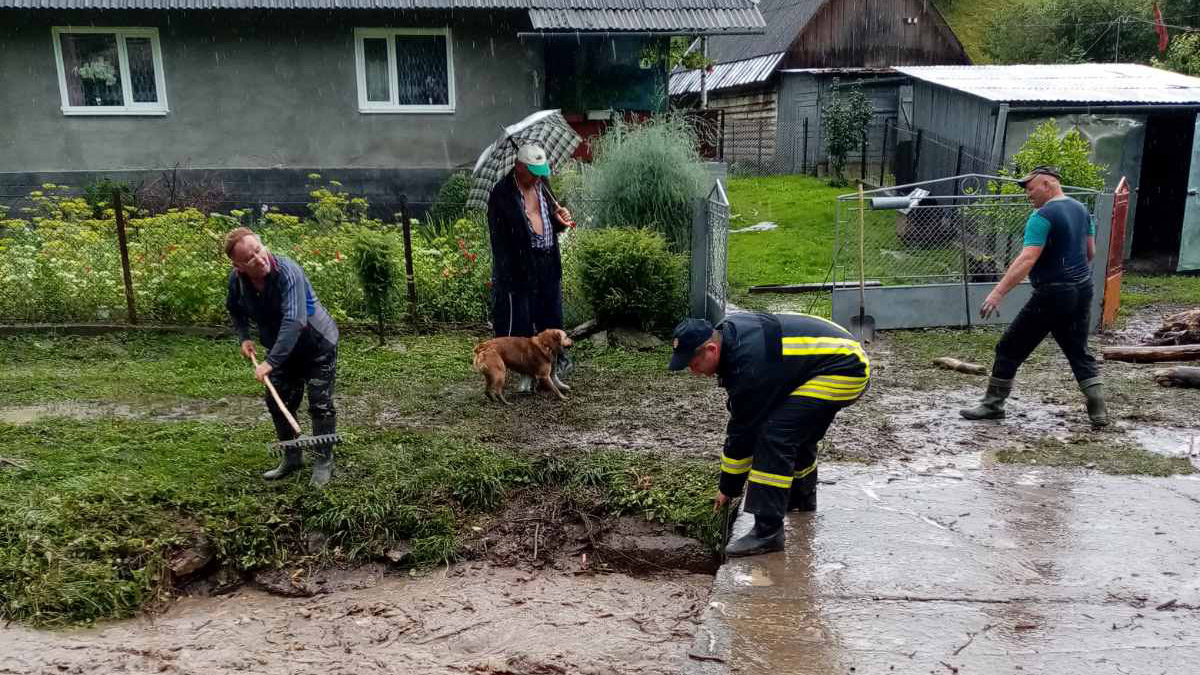 На Закарпатье затопило села. Фото: ГСЧС