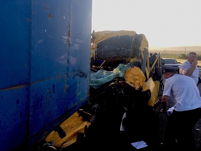 Жуткое ДТП забрало жизни восьми человек в Крыму. Фото: interfax-russia.ru