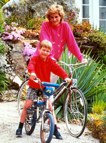 Принцесса Диана и Уильям на Силли в 1989 году. Фото: GETTYIMAGES.COM