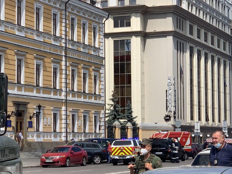 Терорист погрожує підірвати банк у Києві, є заручник / Фото: страна