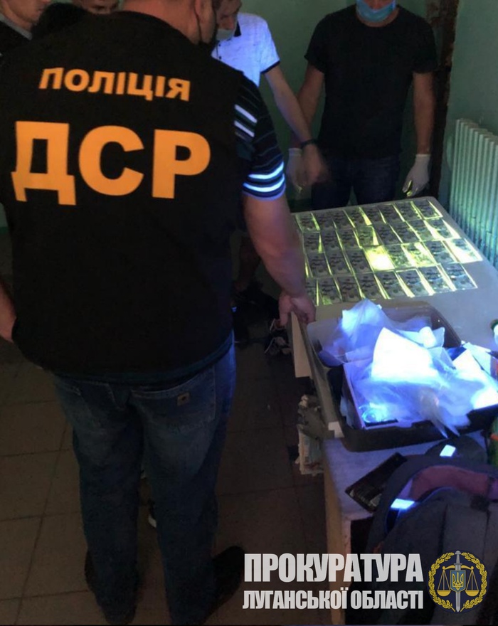 Более 360 тыс. грн требовал чиновник у раненого воина ООС на Луганщине. Фото: Офис генпрокурора