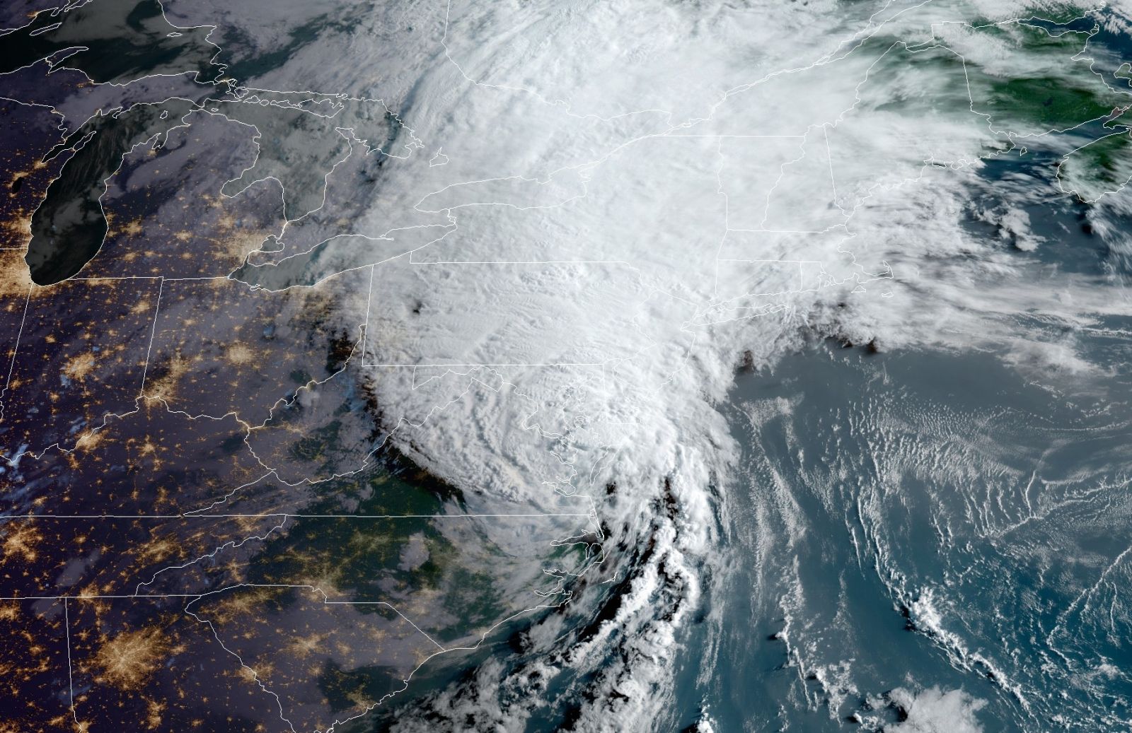 Ураган «Исайяс» движется по территории США, фото: NOAA NWS National Hurricane Center