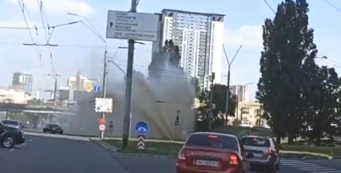 Последствия аварии на инженерных сетях в Киеве, скриншот видео