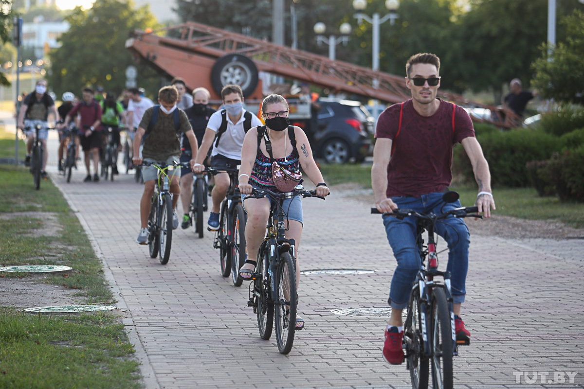 Погоня силовиков за участниками велопробега в Беларуси 