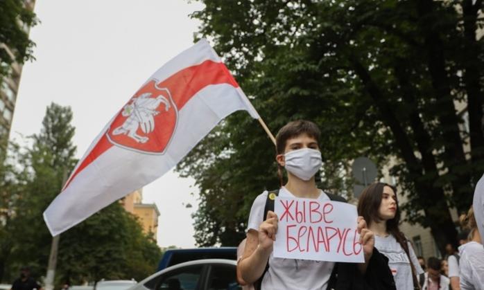Українців жорстко затримали в Білорусі під час протестів. Фото: РБК-Україна