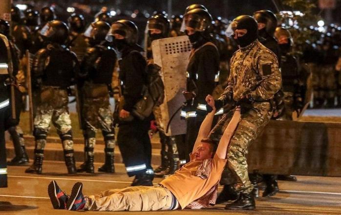 Насилие в Беларуси Киев осуждает, но оценивать выборы еще рано, фото — tut.by