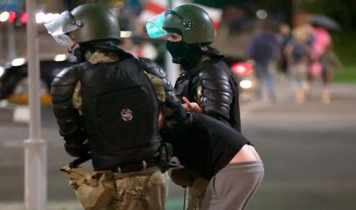 Затримання відбулися після масштабного мітингу в Мінську. Фото: Білоруські новини